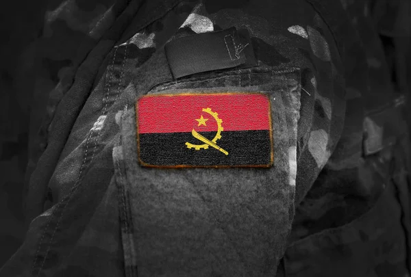 Vlag van Angola inzake militair uniform. — Stockfoto
