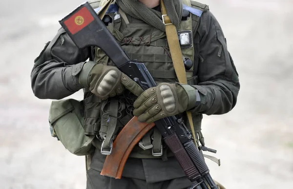Flag Kyrgyzstan Submachine Gun Butt Military Army Armed Forces Soldiers — Stock Photo, Image