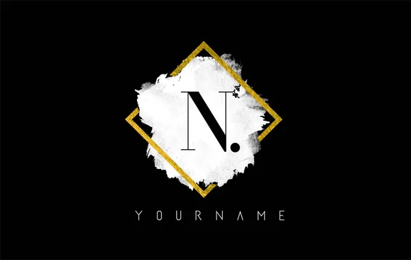 N Letter Logo Design con tratto bianco e cornice dorata . — Vettoriale Stock