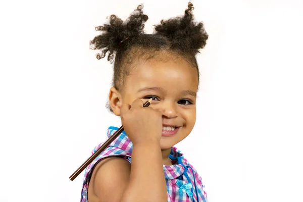 Urocze dziecko z Afryki z kręconymi włosami — Zdjęcie stockowe