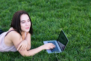 Serbest zaman zevk çekici modeli