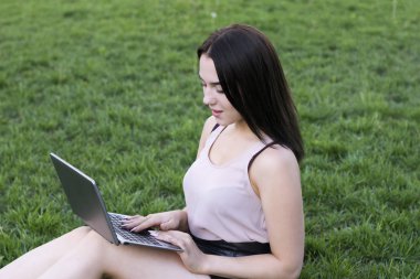 Şık kıyafet güzel Bayan