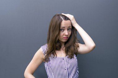 Çekici iyi giyimli Bayan