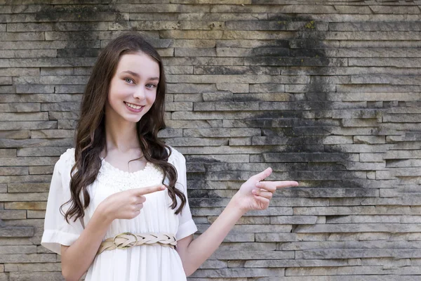 Pretty smiling brunette lady — Stock Photo, Image