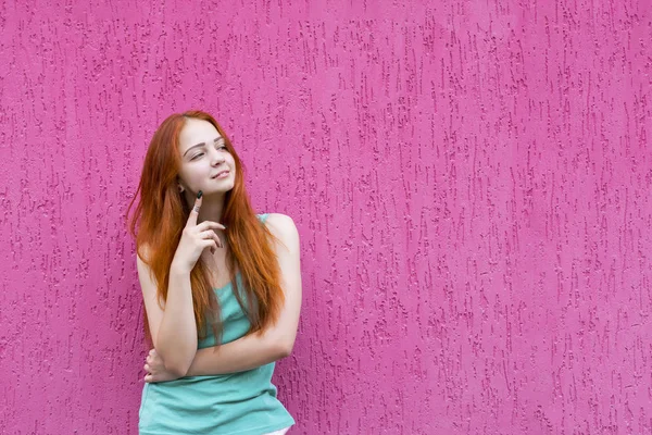 Attraktive rote Haare Mädchen — Stockfoto