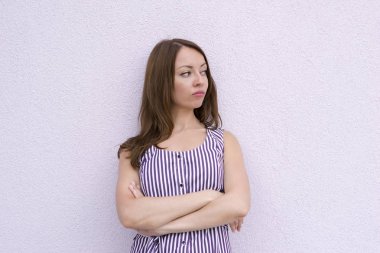 Dışarıda esmer modeli