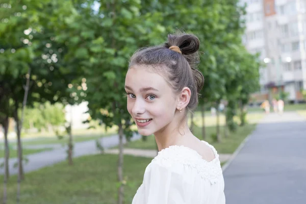 Gelukkige vrouw met een perfecte huid — Stockfoto