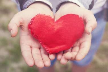 Aşk çocuk avuç içi parlak sembolü