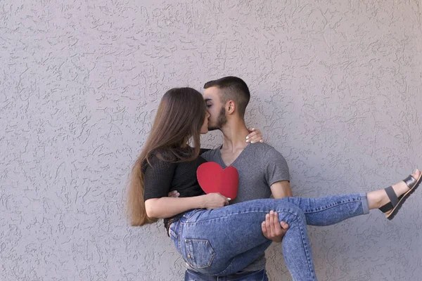 Schönes Paar posiert zusammen — Stockfoto