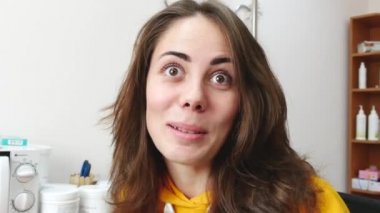 Genç kız çığlığı portresi.