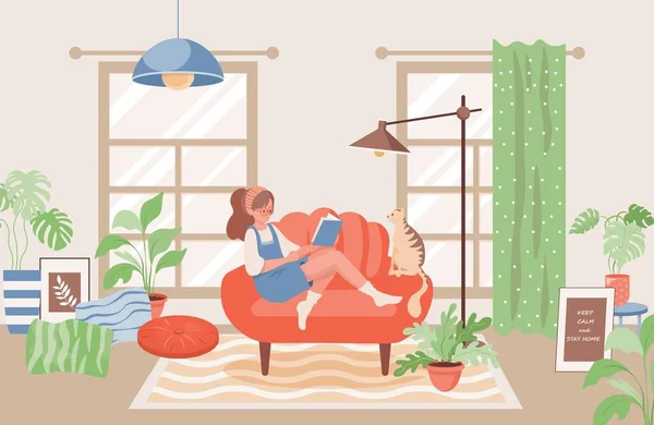 Dívka s kočičí čtení knihy vektor ploché ilustrace. Moderní útulný obývací pokoj design koncepce. — Stockový vektor