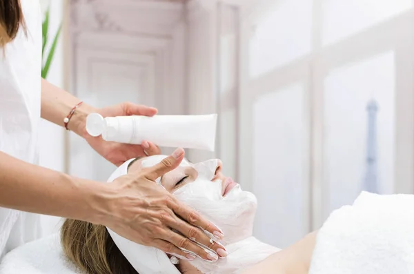 Spa Therapy Young Woman Receiving Facial Mask Beauty Salon Close — Stock Photo, Image