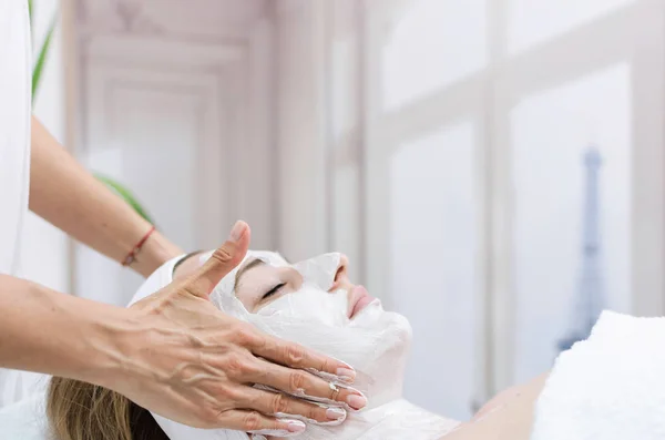 Applying Facial Mask Woman Face Beauty Salon Close — Stock Photo, Image