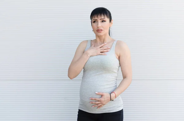 Mujer Embarazada Hermosa Que Tiene Náuseas Sensación Debilidad — Foto de Stock