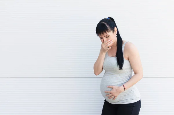 Schöne Schwangere Frau Leidet Unter Übelkeit — Stockfoto