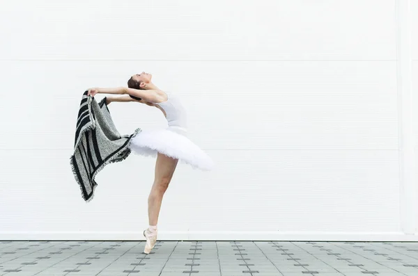 Baleriny Ulicy Młody Klasyczny Balet Tancerz Pozowanie — Zdjęcie stockowe
