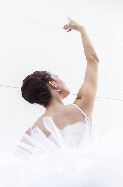 Portret Młodej Baletnicy Piękny Pozowanie Białe Body Tutu — Zdjęcie stockowe
