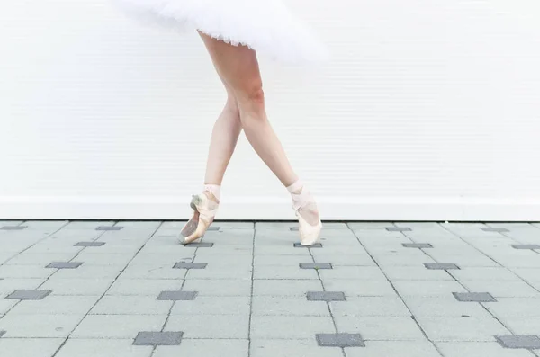 Jovem Bailarina Dançando Pernas Sapatos Posição Ponta — Fotografia de Stock