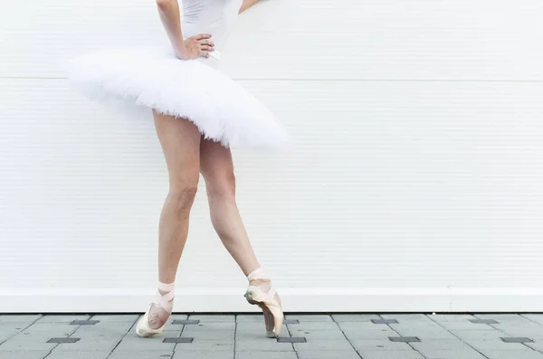 Cropped Image Ballerina Posing Street Ballet Pointe Shoes — Stock Photo, Image