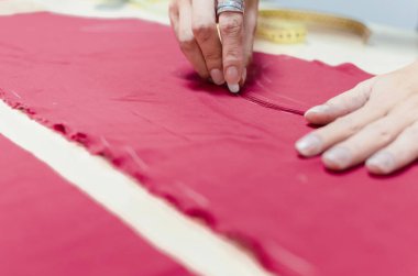 atelier desende dikiş ile çalışma terzi