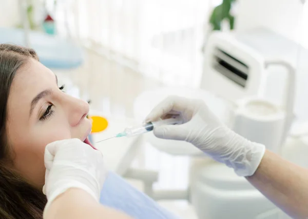 Woman Dentist Giving Her Patient Anesthesia Injection — Stock Photo, Image