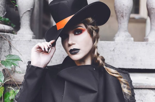 Portrét Krásné Dívky Temné Strašidelné Make Upu Pro Halloween Pózuje — Stock fotografie