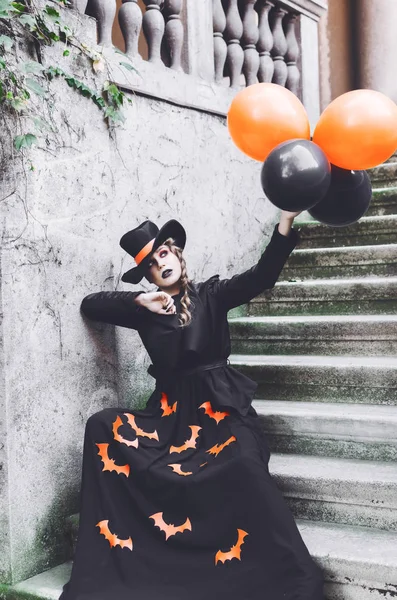 Retrato Una Joven Hermosa Mujer Vestida Con Disfraz Halloween Posando — Foto de Stock