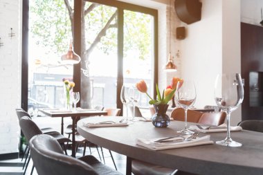Dizi kadar boş Restoran İç yakın çekim