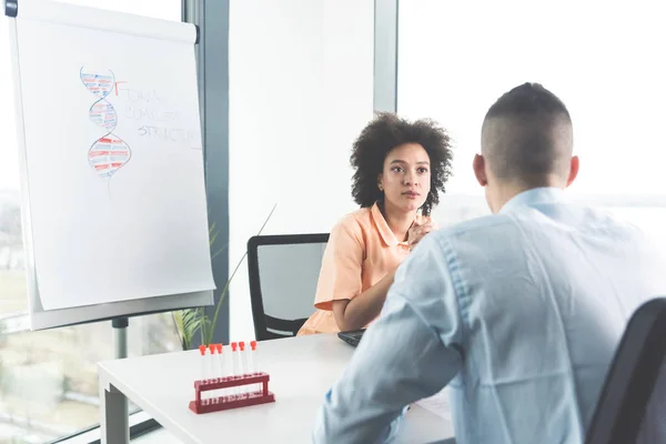 Komoly Szakmai Ideges Női Orvos Hallgatta Modern Fényes Klinika Office — Stock Fotó