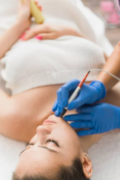 Vista Desde Arriba Hermosa Mujer Que Tiene Tratamiento Electroepiléptica Para — Foto de Stock