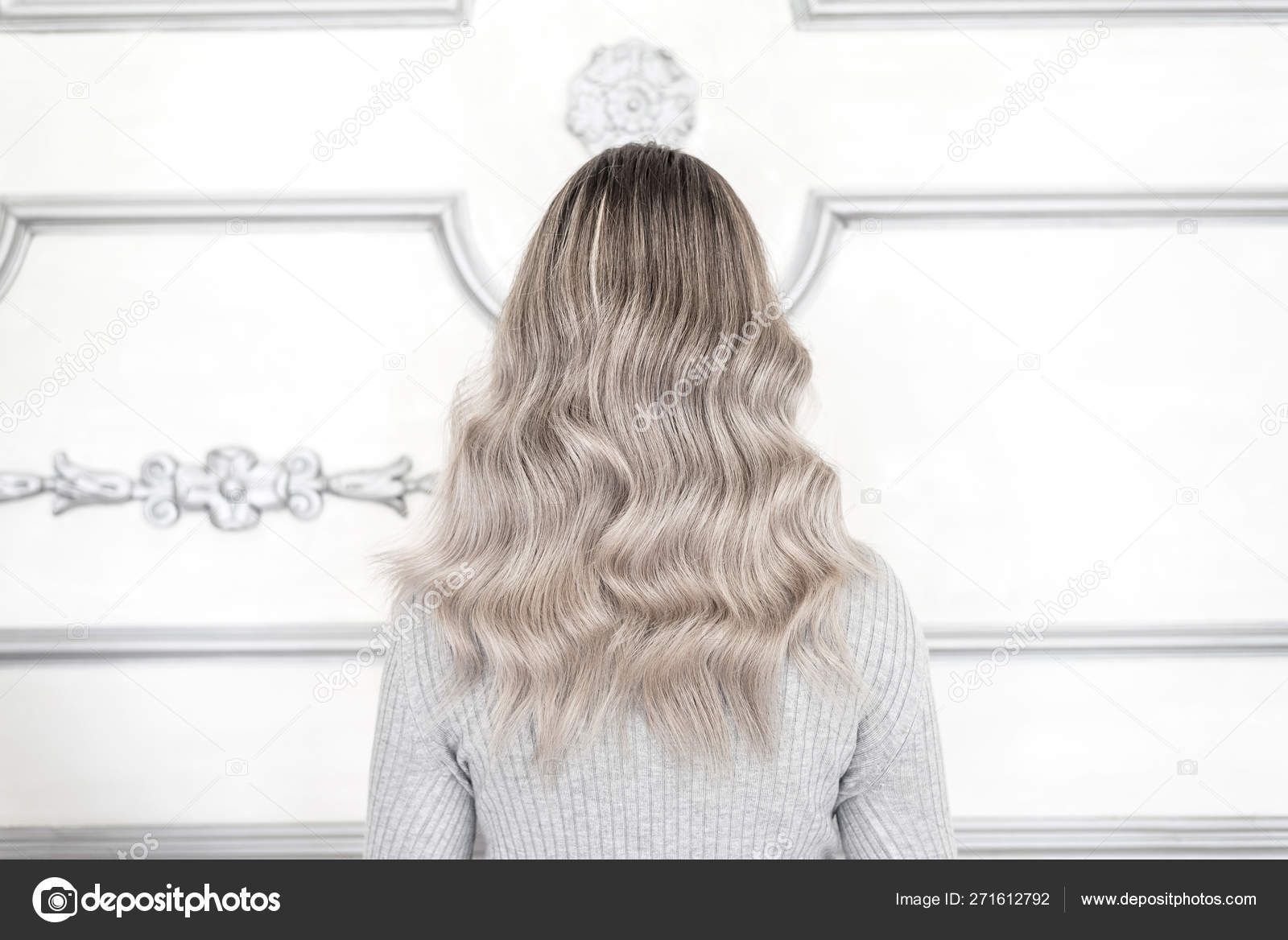 Back View Girl Pretty Blond Ombre Hairstyle Standing Hair Salon