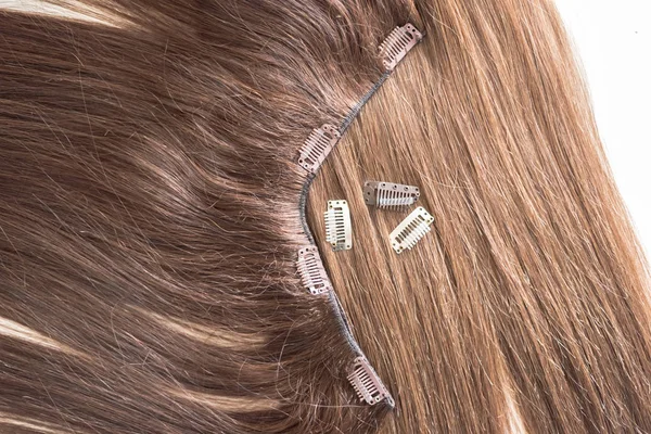 Nahaufnahme Der Braunen Haarverlängerung Mit Clips Darauf — Stockfoto