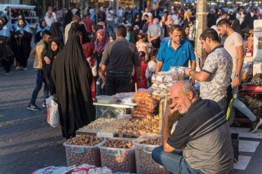 Bağdat, Irak - 06 Temmuz 2019: Bağdat 'taki birçok kişinin sokak fotoğrafları