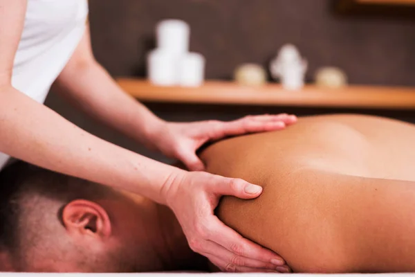 Homem Tendo Portos Massagem Salão Spa Close — Fotografia de Stock