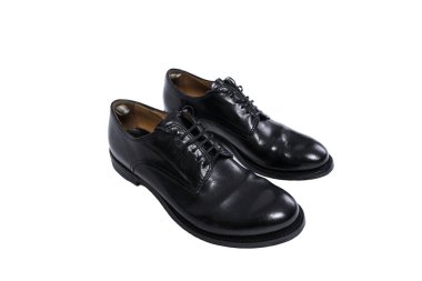 Klasik erkek siyah lüks deri ayakkabı beyaz arka plan izole.