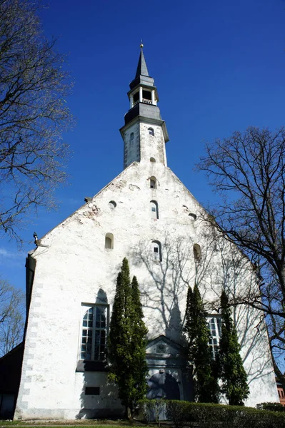 Fasad Den Lutherska Kyrkan Lettiska Byn — Stockfoto