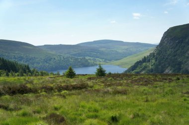  Wicklow Mountains.Lough Tay.Ireland yaz aylarında.