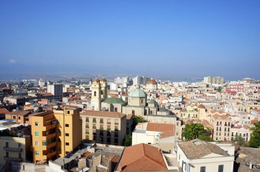Cagliari Sardunya Adası'nın başkentidir. Kez karışımı ve stilleri.
