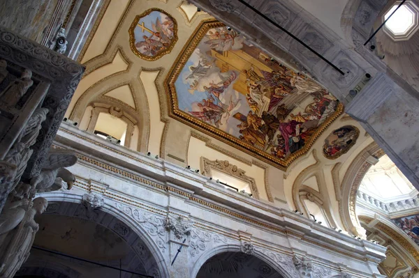 İtalyan Kilisesi. Tavan boya parçası.