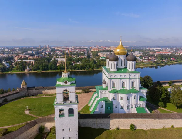 Trefaldighetskyrkan Kreml Pskov Ryssland Europa Flygfoto Över Ryska Staden Pskov — Stockfoto