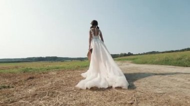 Güzel Gelin Sunny Park'ta Gelinlik Zevk.