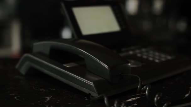Zavolat pomocí telefonu pro fax na lince domácí nebo obchodní kancelář.