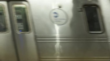 Tren istasyonu. Treni durdurmak. New York.