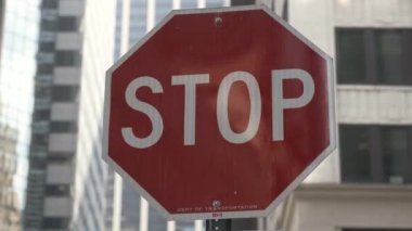 Dur işareti. Yakın çekim.