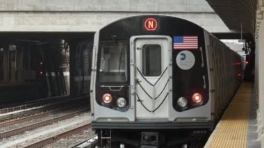 Tren Hareketi. New York Metrosu.