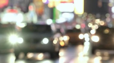 Araba Trafiği. Gece New York'ta. Bulanık.