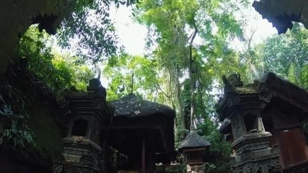 Uralter buddhistischer Tempel. Thailand. — Stockvideo