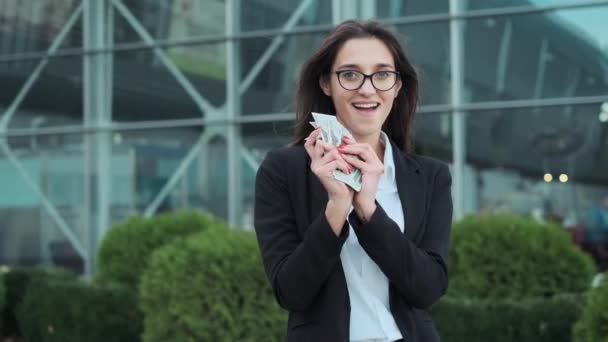 Young Business Lady Holding Money In Her Hands. — Stock Video