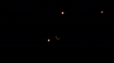 Soyutlama. Yanan Küçük Nesnelerin Küçük Işıkları.