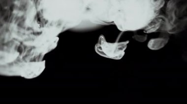 Siyah Arkaplanda Dumanın Soyut Formları.